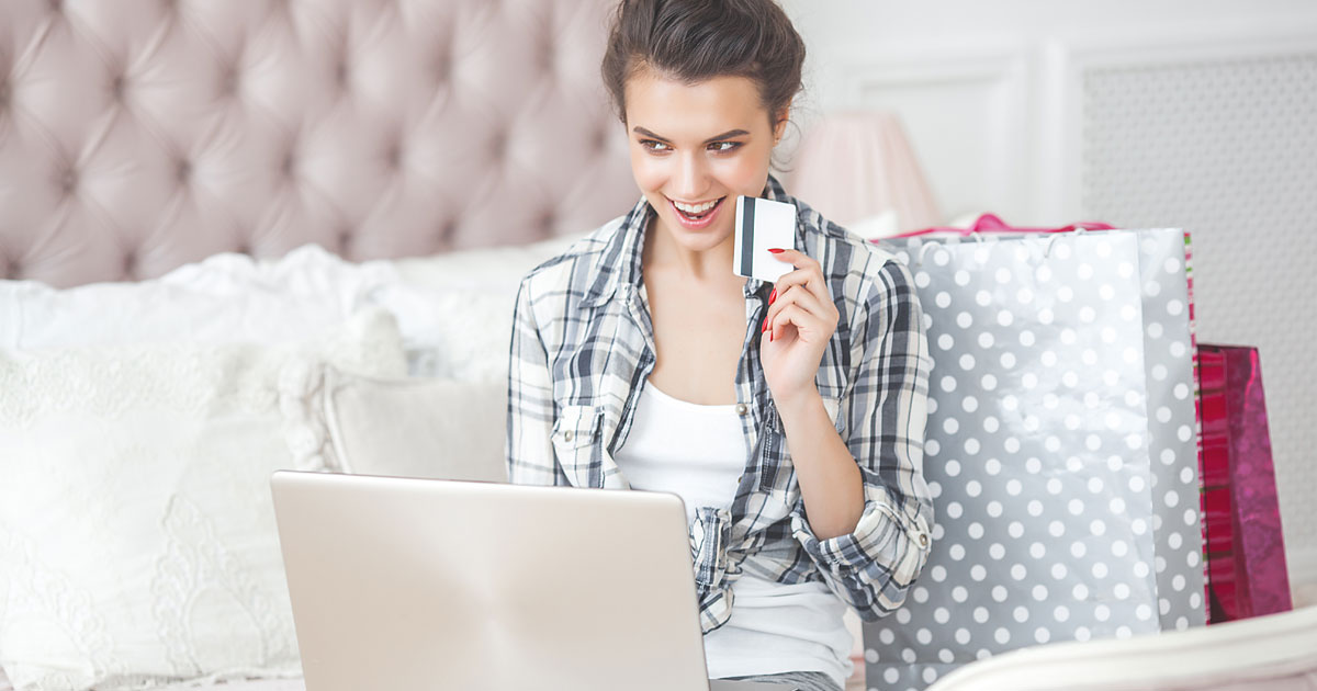 Minimal | 8 στους 10 Έλληνες αγόρασαν online το τελευταίο εξάμηνο