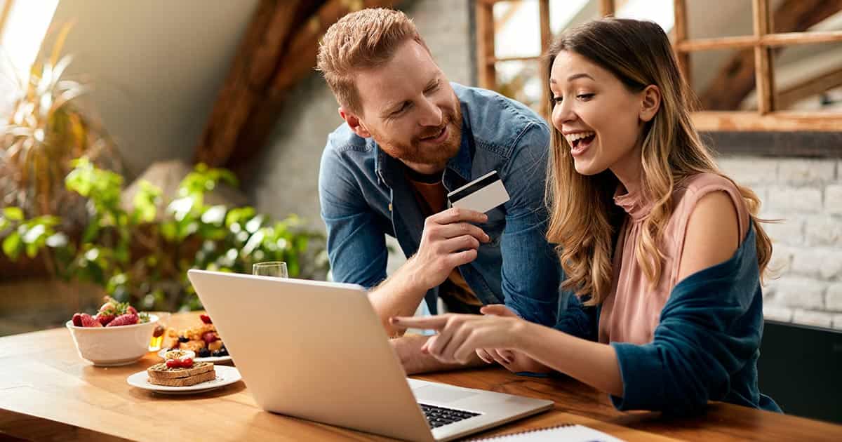 Minimal | 96% των Ευρωπαίων έκανε online αγορές το πρώτο τρίμηνο του 2024