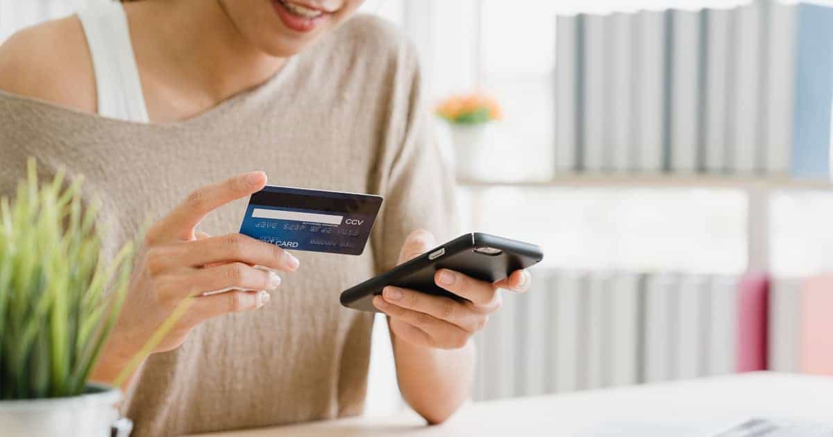 Minimal | Αύξηση των online αγορών στην Ελλάδα το 2022